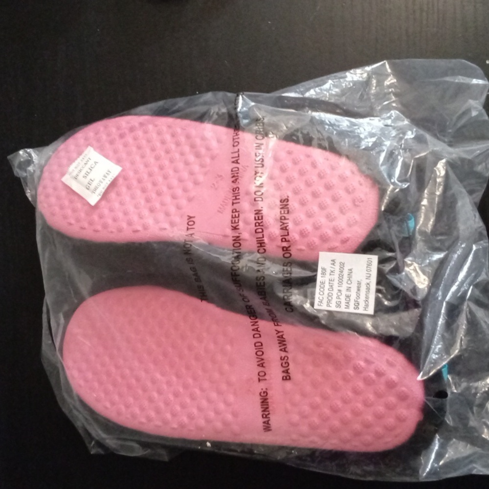 LOL Surprise Comfy Slippers - Picture 4 of 7